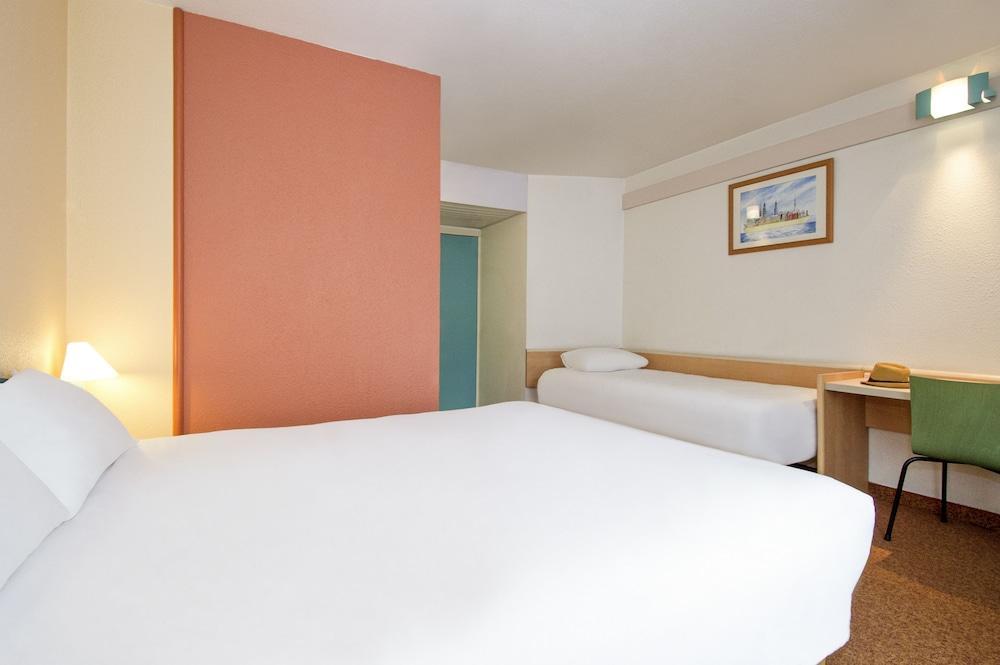 Отель Ibis Эглетон Экстерьер фото