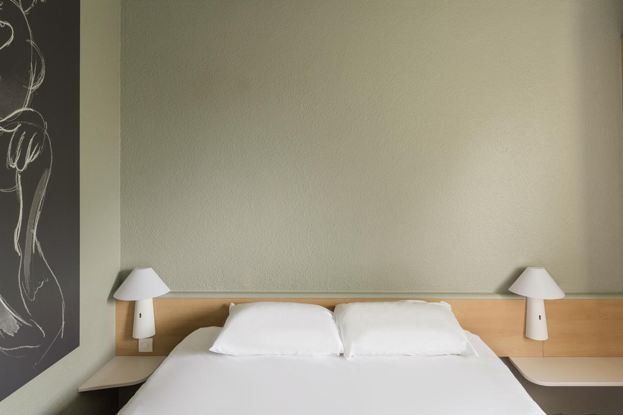 Отель Ibis Эглетон Экстерьер фото